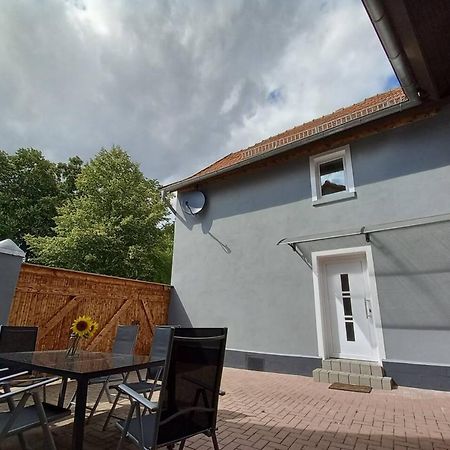 Pension - Kleinschmidt Urbach  エクステリア 写真