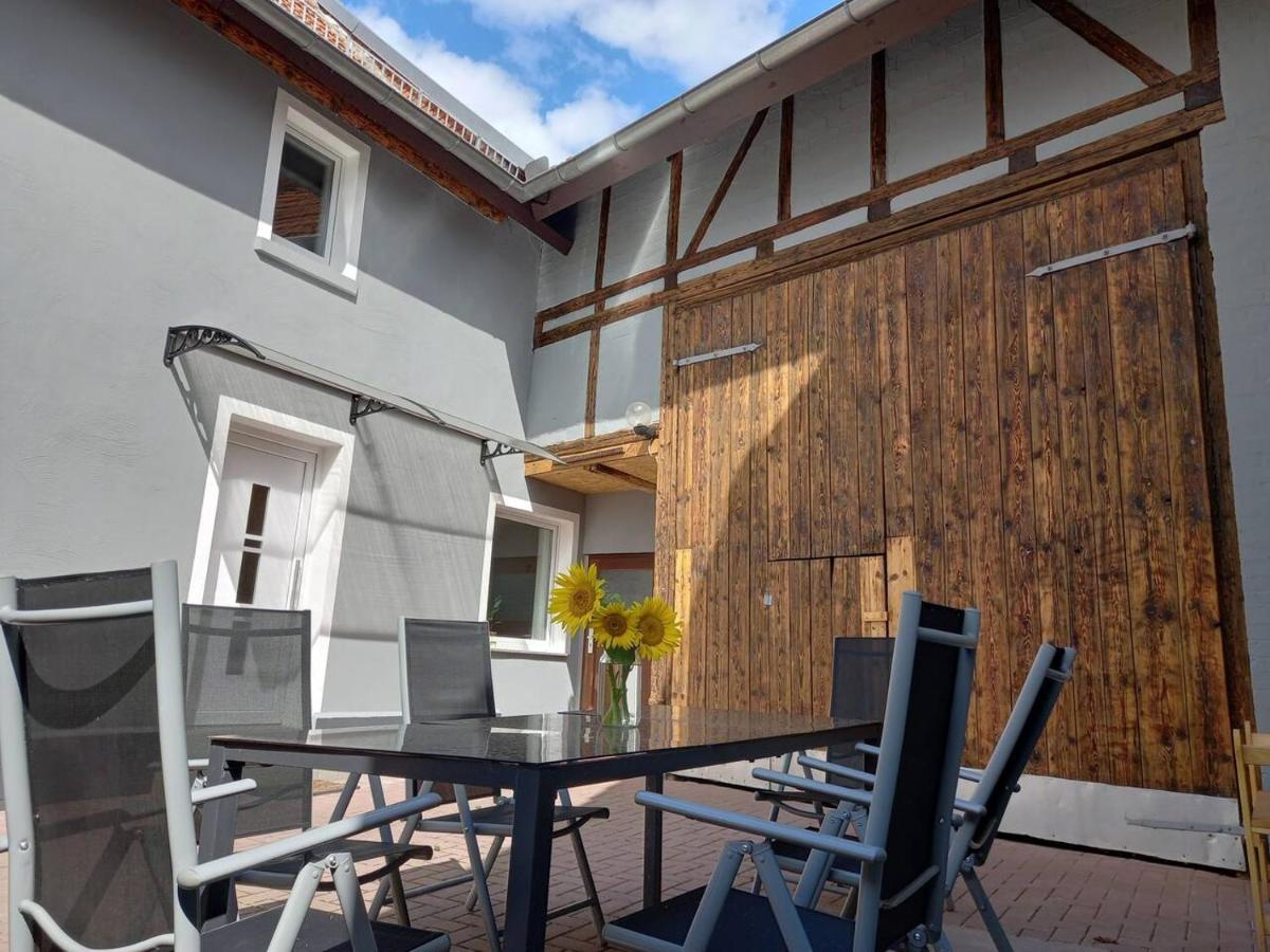 Pension - Kleinschmidt Urbach  エクステリア 写真