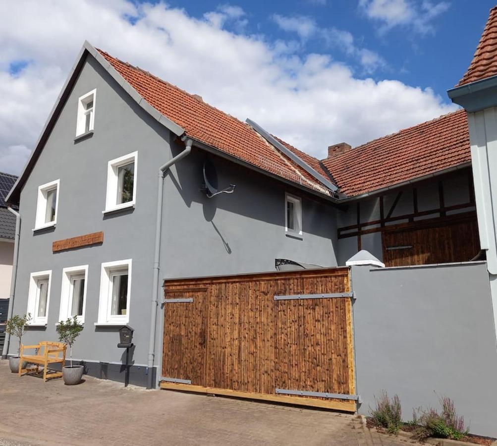 Pension - Kleinschmidt Urbach  エクステリア 写真